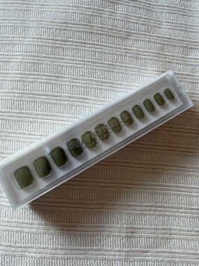 Static Nails Olive Green Press-On Nails Set Square